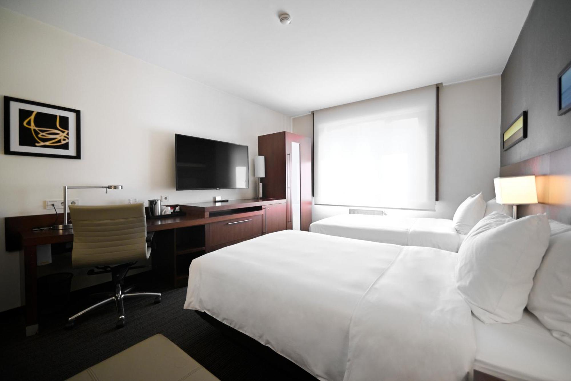 Yerevan Place Hotel ภายนอก รูปภาพ