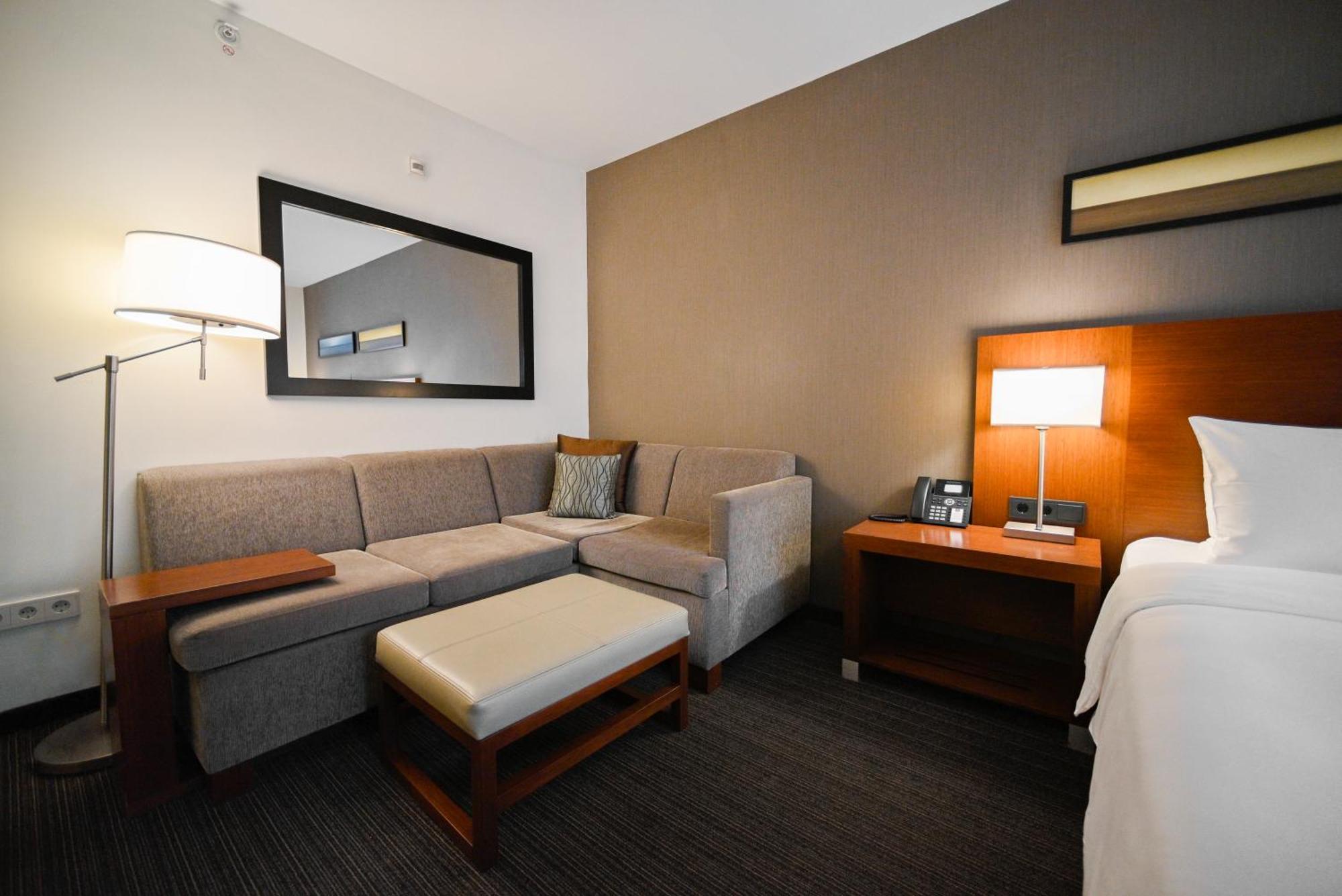 Yerevan Place Hotel ภายนอก รูปภาพ