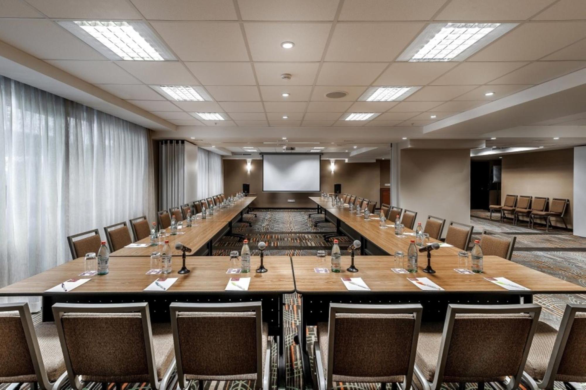 Yerevan Place Hotel ภายนอก รูปภาพ