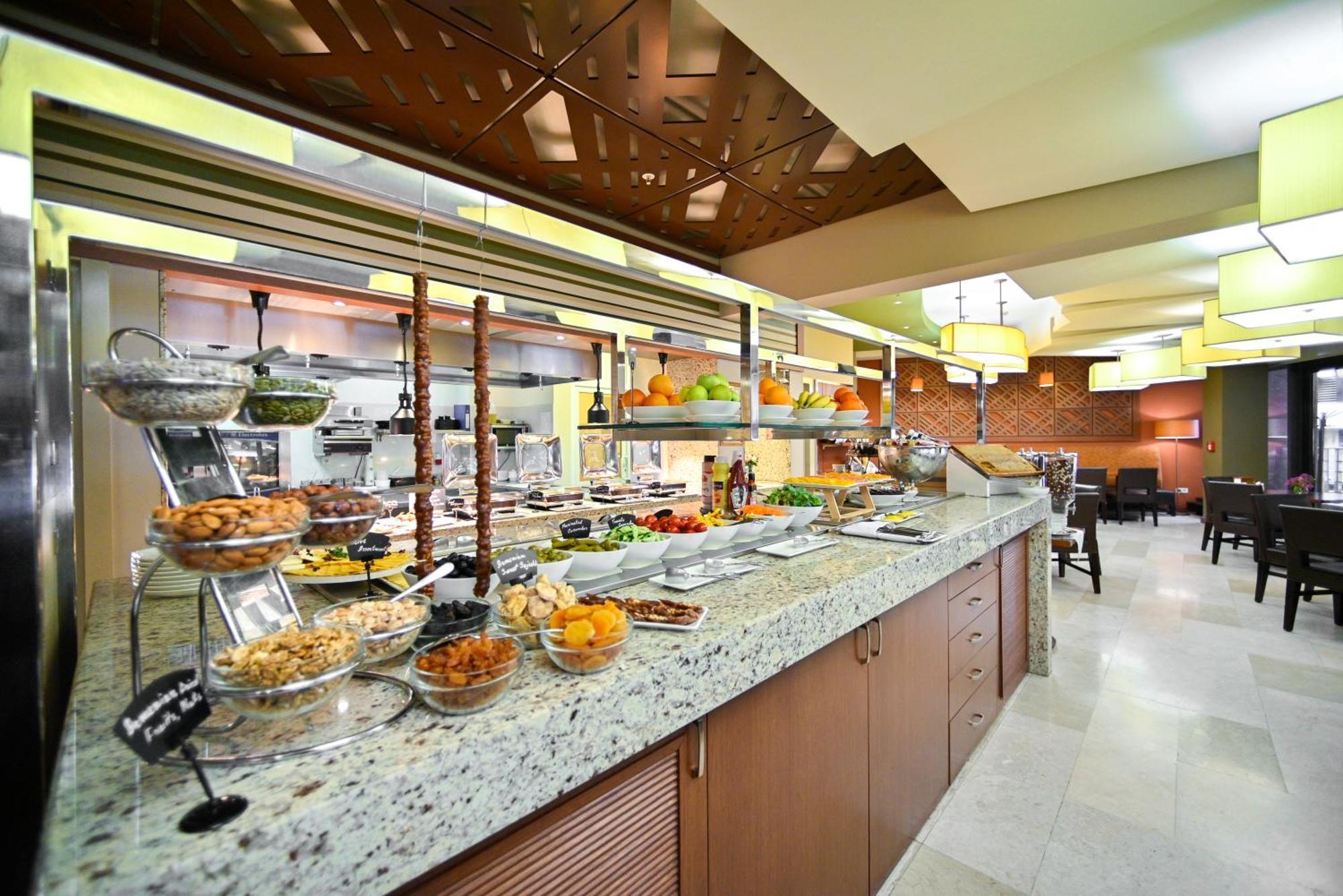 Yerevan Place Hotel ภายนอก รูปภาพ