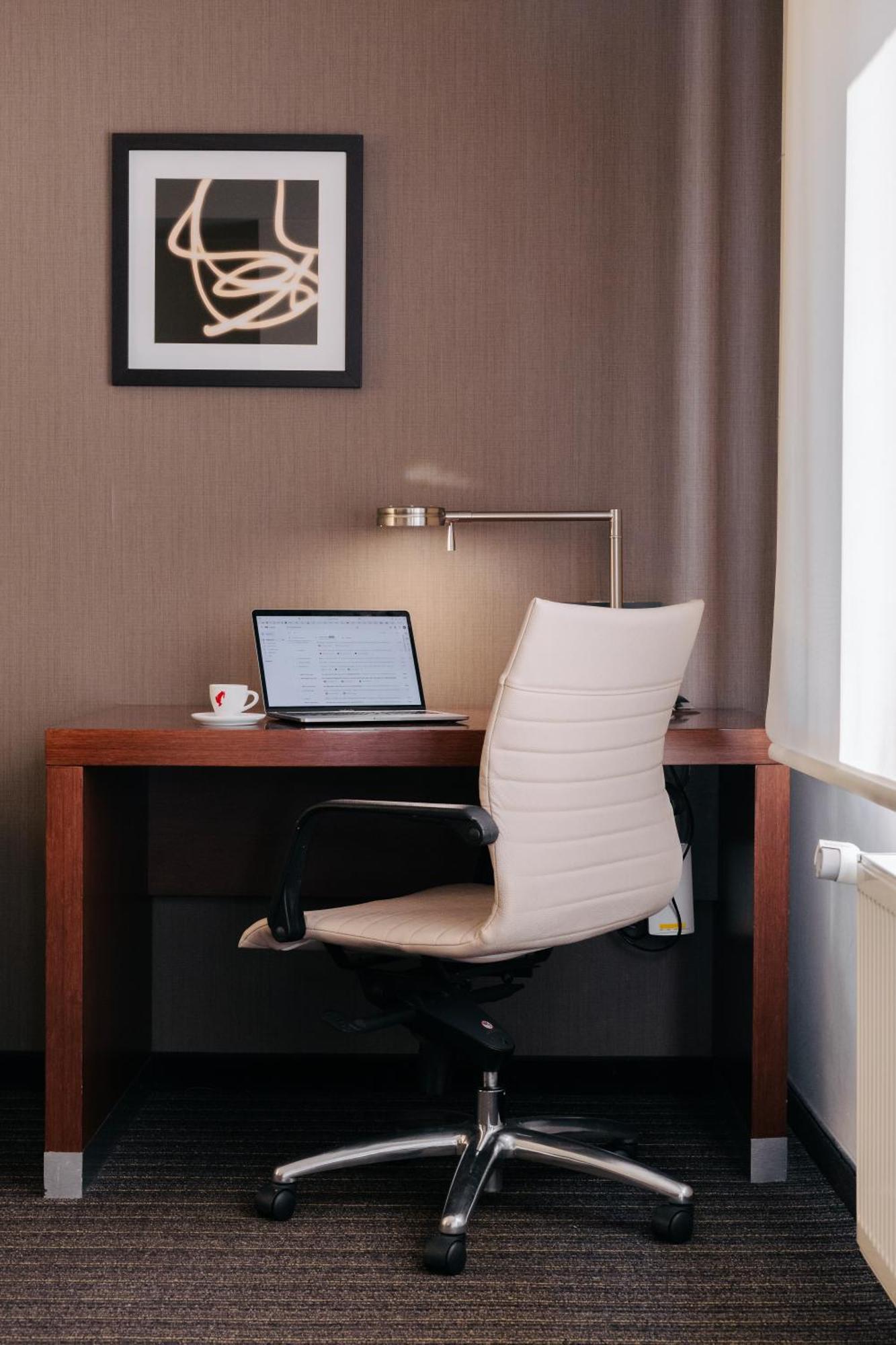 Yerevan Place Hotel ภายนอก รูปภาพ